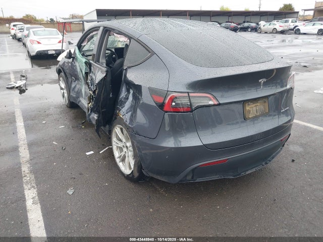 2023 TESLA MODEL Y 7SAYGDEE8PF842237 Photo 2