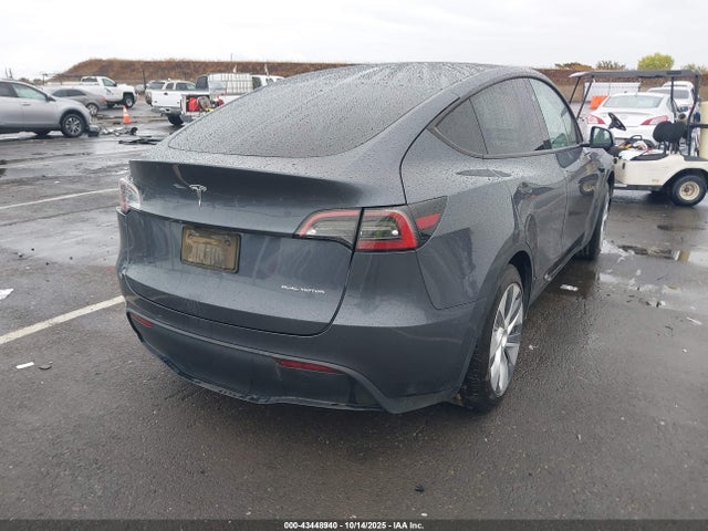 2023 TESLA MODEL Y 7SAYGDEE8PF842237 Photo 3