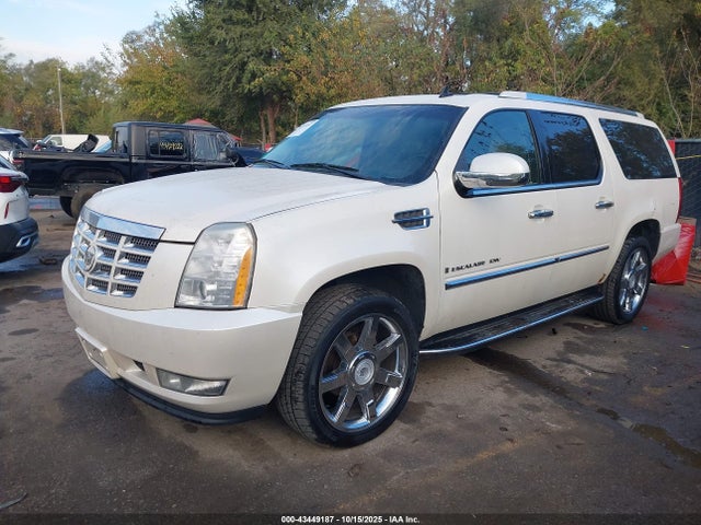 2008 CADILLAC ESCALADE ESV 1GYFK66848R257572 Photo 1