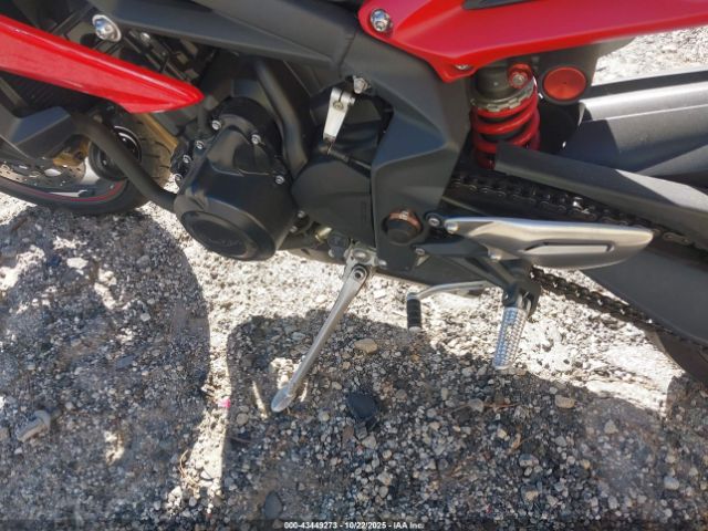 2016 TRIUMPH MOTORCYCLE STREET TRIPLE SMTL03NE3GT754202 Photo 8