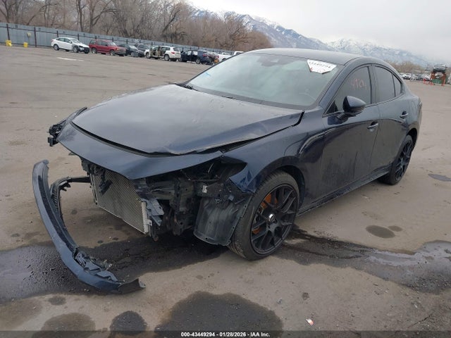 Mazda Mazda3 Preferred Package 2020 3MZBPBDM3LM132570 Image 2