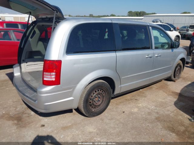 2010 CHRYSLER TOWN & COUNTRY 2A4RR4DE8AR179738 Photo 3