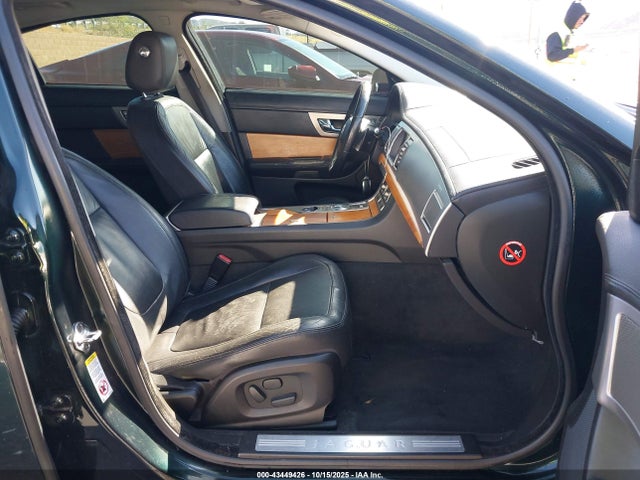 2010 JAGUAR XF SAJWA0FA9AHR67136 Photo 4