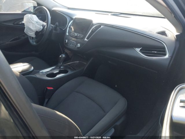 2019 CHEVROLET MALIBU 1G1ZD5ST1KF159960 Photo 4