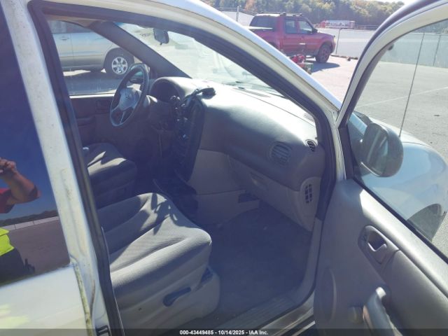 2001 CHRYSLER VOYAGER 1C4GJ25B71B120109 Photo 4