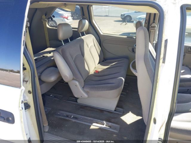 2001 CHRYSLER VOYAGER 1C4GJ25B71B120109 Photo 7