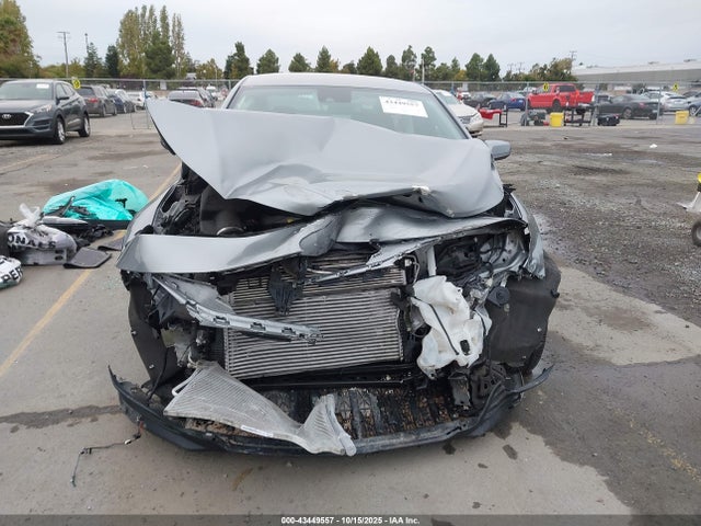 1G1ZE5STXPF153370 Chevrolet Malibu Fwd 2lt