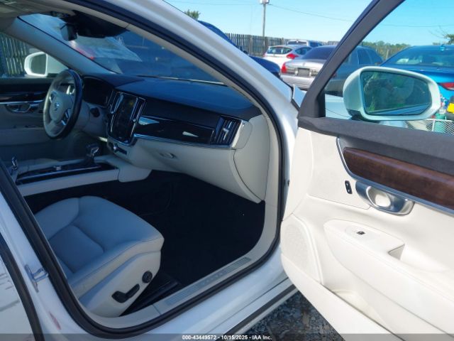 2018 VOLVO S90 LVY982MK5JP028966 Photo 4