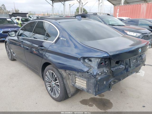2019 BMW 530E WBAJA9C53KB399570 Photo 2