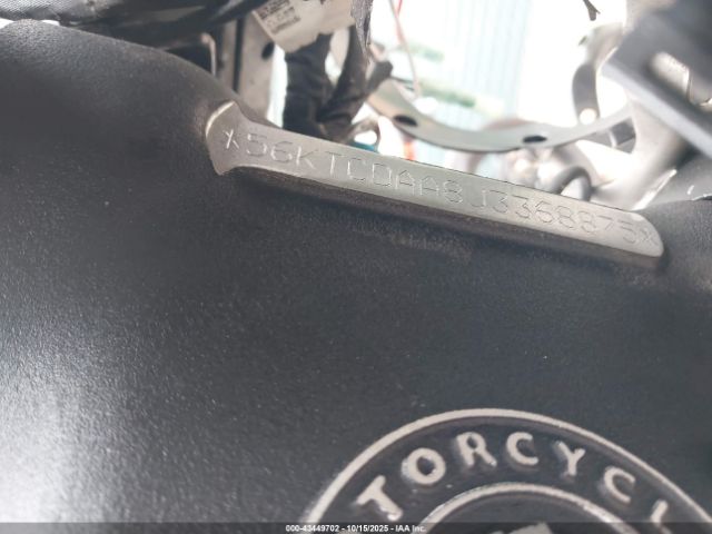 2018 INDIAN MOTORCYCLE CO. CHIEFTAIN 56KTCDAA8J3368875 Photo 9