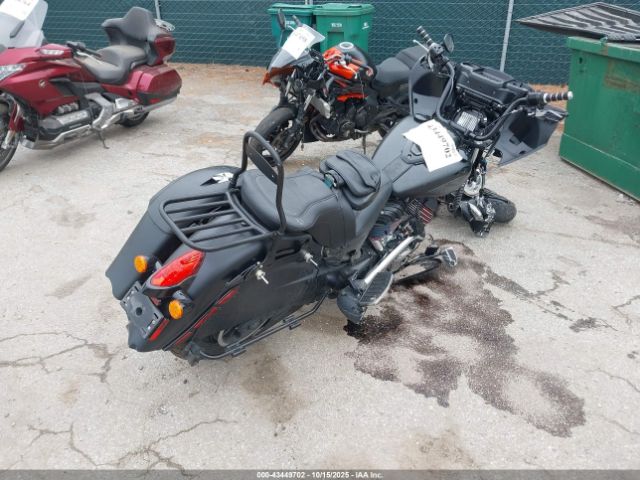 2018 INDIAN MOTORCYCLE CO. CHIEFTAIN 56KTCDAA8J3368875 Photo 3