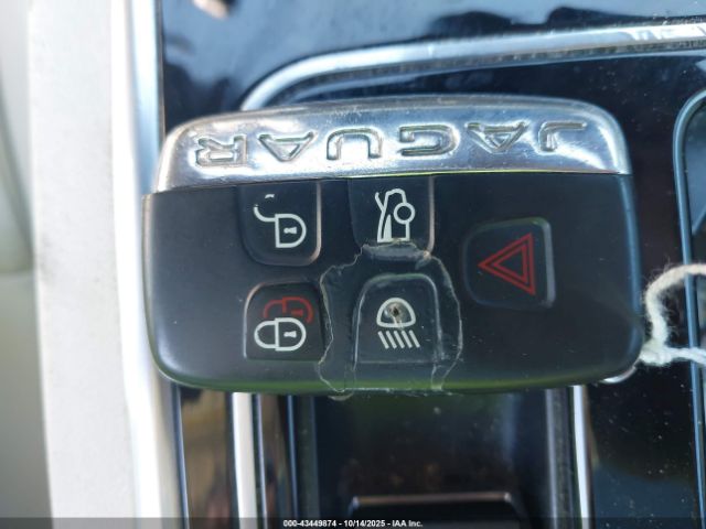 2016 JAGUAR XF SAJBD4BV1GCY12883 Photo 10