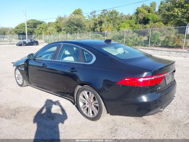 2016 JAGUAR XF SAJBD4BV1GCY12883 Photo 2