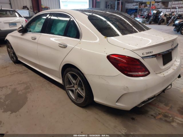 2016 MERCEDES-BENZ C 300 55SWF4KB8GU123831 Photo 2