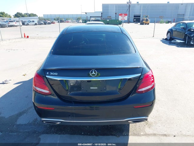 2018 Mercedes-benz E 300 მანქანა იყიდება აუქციონზე, vin: WDDZF4JB9JA307116, აუქციონის ნომერი: 43449957