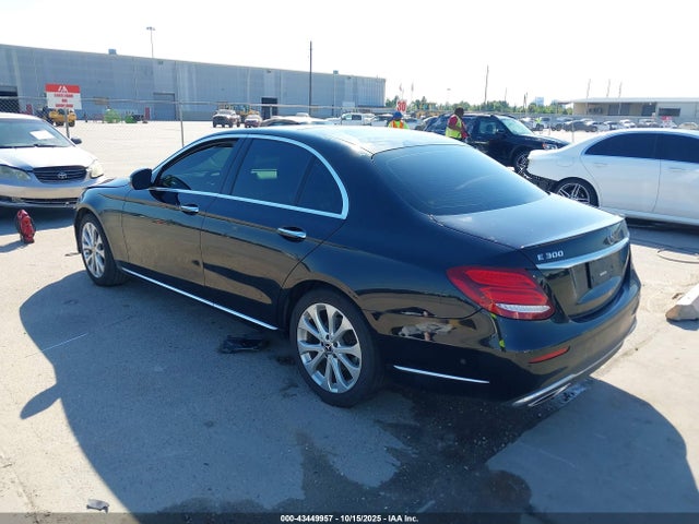 2018 Mercedes-benz E 300 მანქანა იყიდება აუქციონზე, vin: WDDZF4JB9JA307116, აუქციონის ნომერი: 43449957