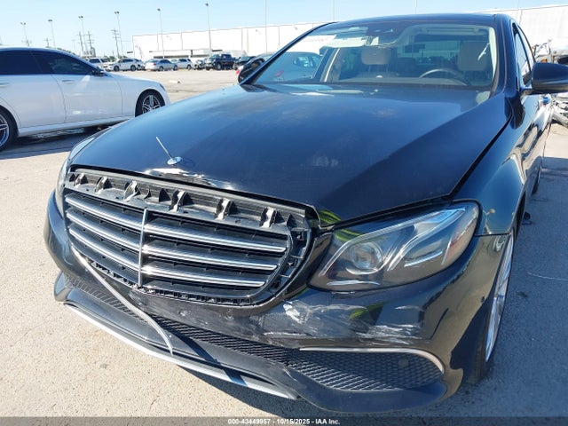 2018 Mercedes-benz E 300 მანქანა იყიდება აუქციონზე, vin: WDDZF4JB9JA307116, აუქციონის ნომერი: 43449957