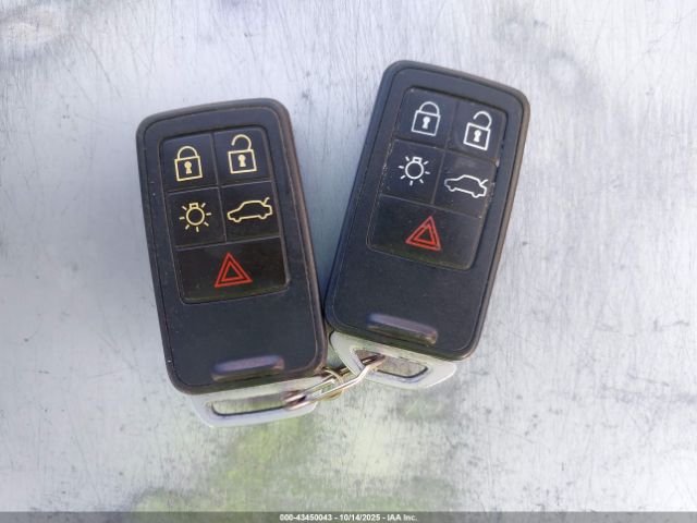 2016 VOLVO XC60 YV440MDJ5G2861360 Photo 10