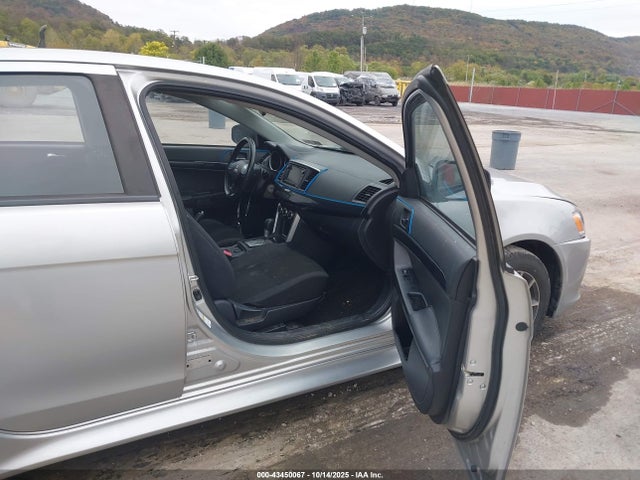 2017 MITSUBISHI LANCER JA32V2FW7HU010075 Photo 4