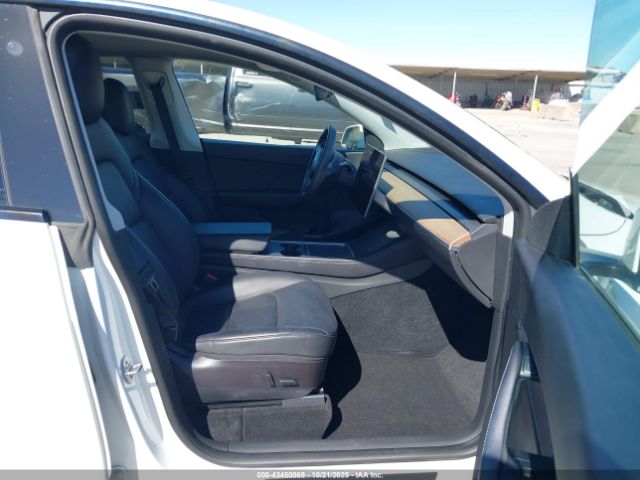 2022 TESLA MODEL Y 7SAYGDEE2NF356956 Photo 4