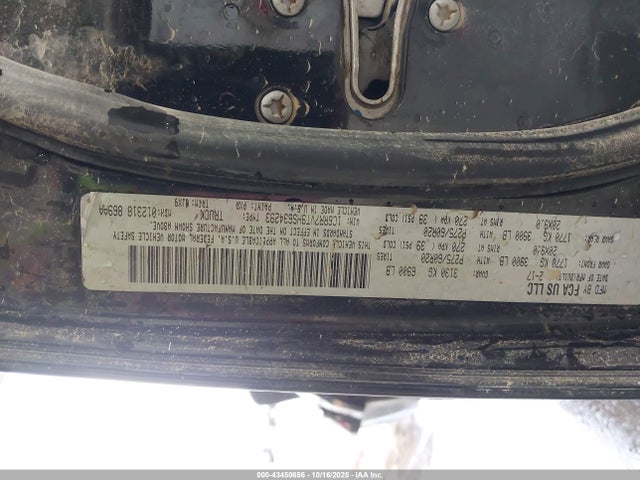 43450656 :رقم المزاد ، 1C6RR7VT9HS634293 vin ، 2017 Ram 1500 Laramie  4x4 6'4 Box مزاد بيع