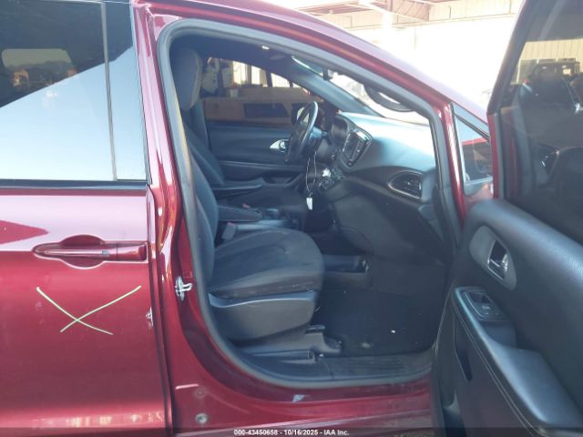 2019 CHRYSLER PACIFICA 2C4RC1FG6KR732876 Photo 4