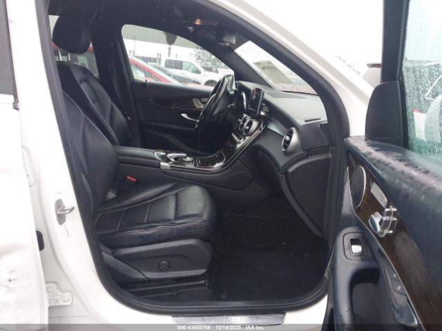 2017 MERCEDES-BENZ GLC 300 WDC0G4JB4HF130255 Photo 4