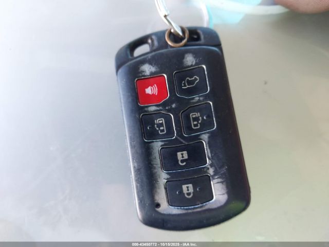 2015 TOYOTA SIENNA 5TDXK3DC9FS672966 Photo 10