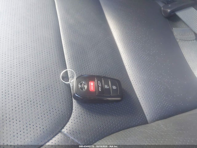 Toyota Sequoia Platinum 2024 7SVAAABA9RX043632 Image 11