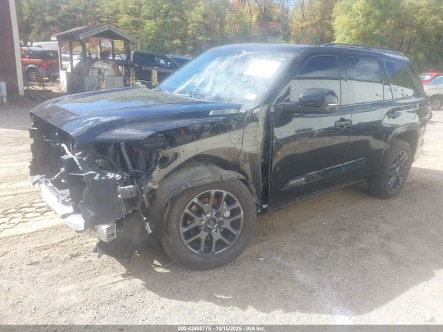 Toyota Sequoia Platinum 2024 7SVAAABA9RX043632 Image 2