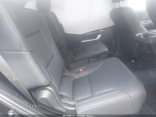 Toyota Sequoia Platinum 2024 7SVAAABA9RX043632 Image 8