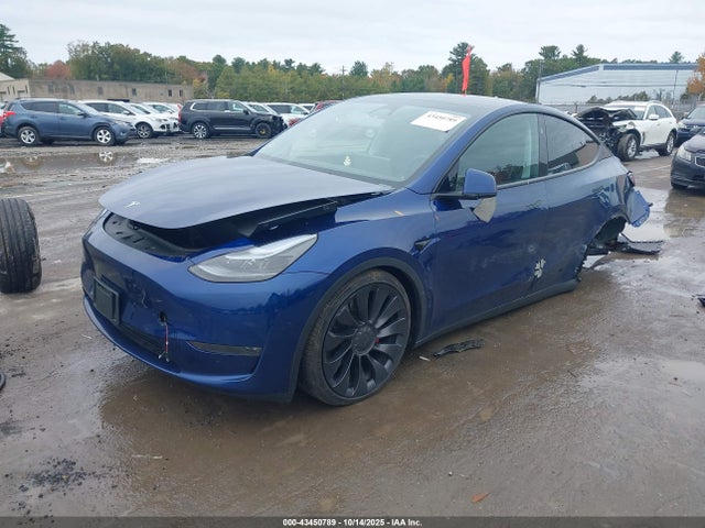 2024 TESLA MODEL Y 7SAYGDEF3RA323024 Photo 1