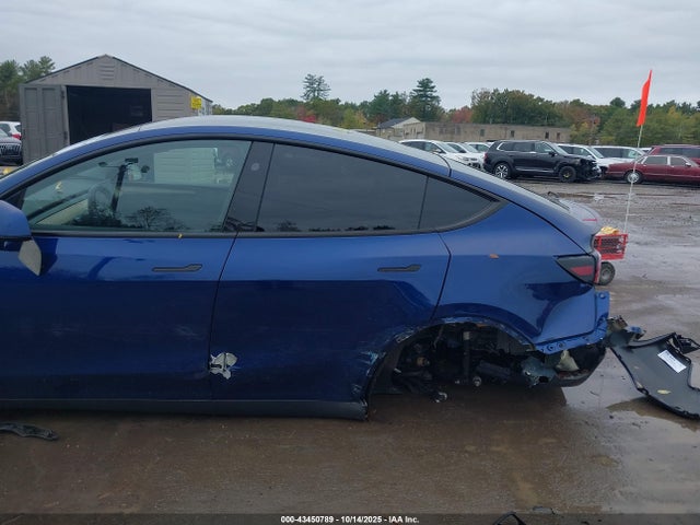 2024 TESLA MODEL Y 7SAYGDEF3RA323024 Photo 5