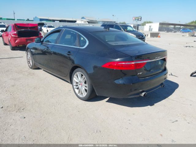 2017 JAGUAR XF SAJBE4BV5HCY34853 Photo 2