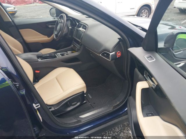 2018 JAGUAR F-PACE SADCJ2GX7JA289774 Photo 4