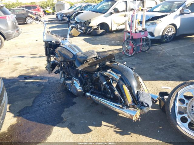 2013 HARLEY-DAVIDSON FLHX 1HD1KBM1XDB680818 Photo 2