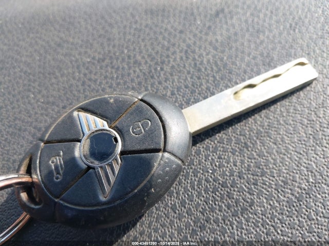 2006 MINI COOPER WMWRF335X6TG14334 Photo 10