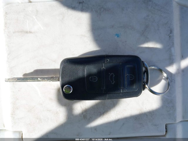 Продаж на аукціоні авто 2010 Volkswagen New Beetle 2.5l Red Rock Edition, vin: 3VWRG3AG9AM023434, номер лоту: 43451227