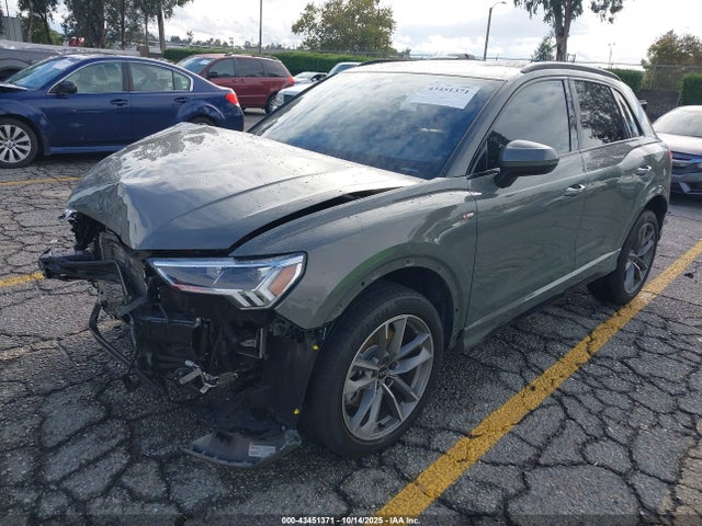 2023 AUDI Q3 WA1DECF33P1111775 Photo 1