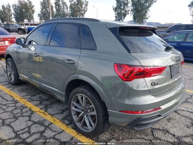 2023 AUDI Q3 WA1DECF33P1111775 Photo 2