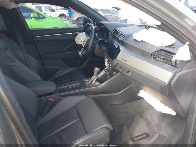 2023 AUDI Q3 WA1DECF33P1111775 Photo 4