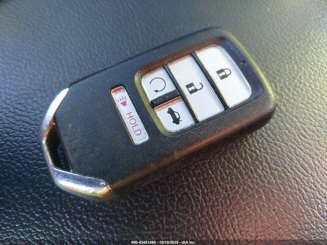 Honda Accord Touring 2.0t 2018 1HGCV2F92JA024247 Image 11