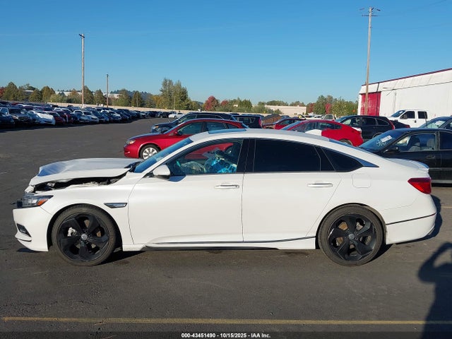 Honda Accord Touring 2.0t 2018 1HGCV2F92JA024247 Image 14