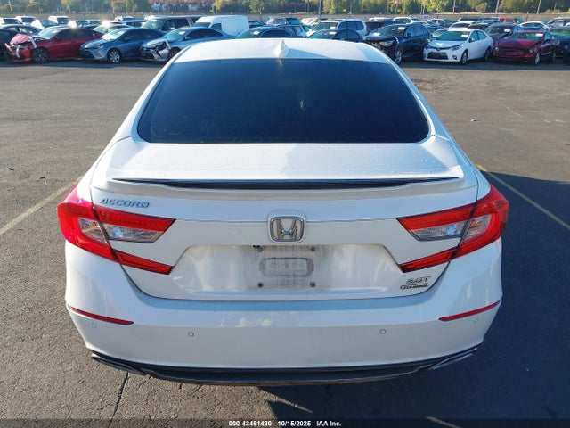 Honda Accord Touring 2.0t 2018 1HGCV2F92JA024247 Image 16