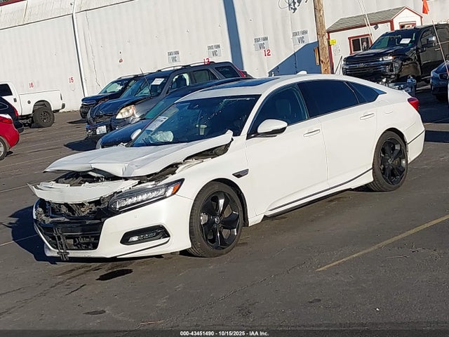 Honda Accord Touring 2.0t 2018 1HGCV2F92JA024247 Image 2