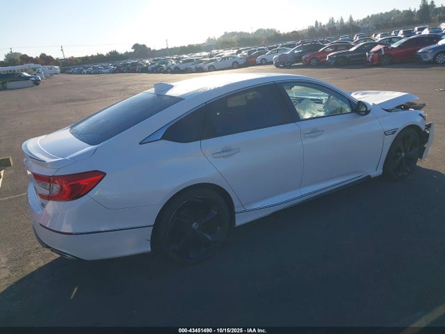 Honda Accord Touring 2.0t 2018 1HGCV2F92JA024247 Image 4
