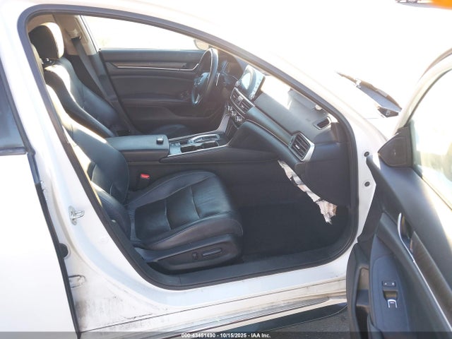 Honda Accord Touring 2.0t 2018 1HGCV2F92JA024247 Image 5