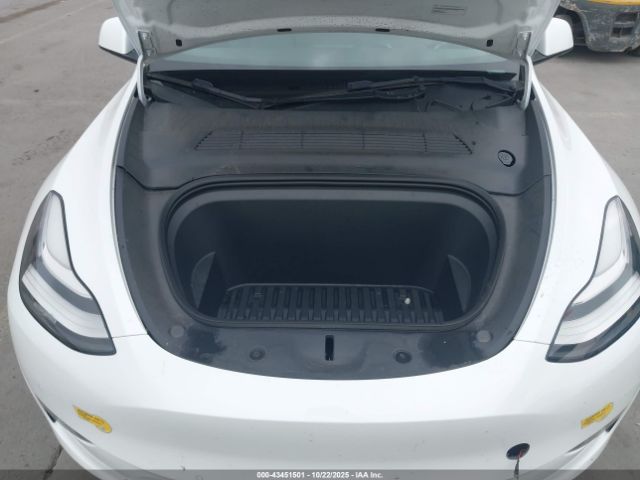 2022 TESLA MODEL Y 7SAYGDEE3NF388511 Photo 9