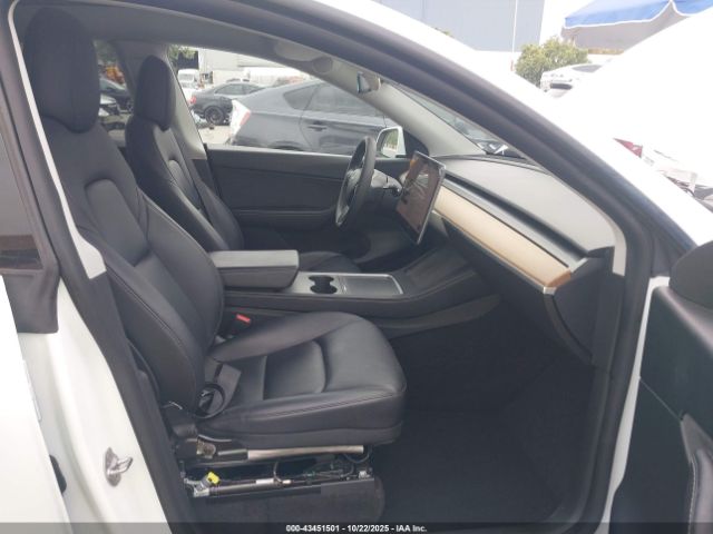 2022 TESLA MODEL Y 7SAYGDEE3NF388511 Photo 4