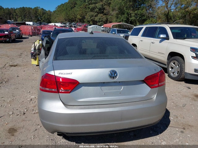 2015 Volkswagen Passat 1.8t Limited Edition მანქანა იყიდება აუქციონზე, vin: 1VWAS7A31FC083006, აუქციონის ნომერი: 43451556